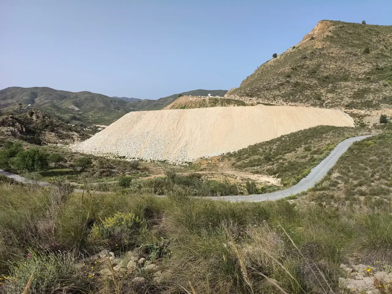 Visita de seguimiento ambiental de abril de 2026. Seguimiento ambiental de la explotación El Tranco