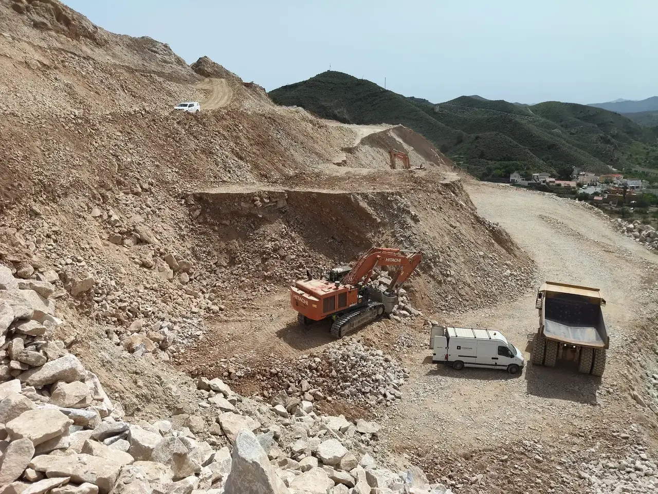 Comprobación de la restauración progresiva. Seguimiento ambiental de la explotación El Tranco
